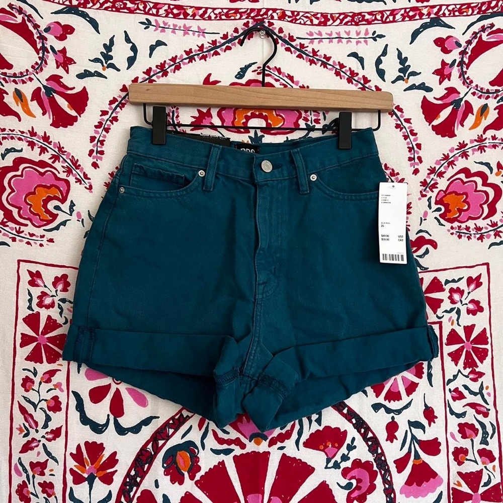 NWT Urban Outfitters BDG Mom High Rise Beautiful blue shorts! 💙☮️